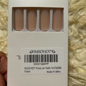 Nude square Press on nails from Amazon company